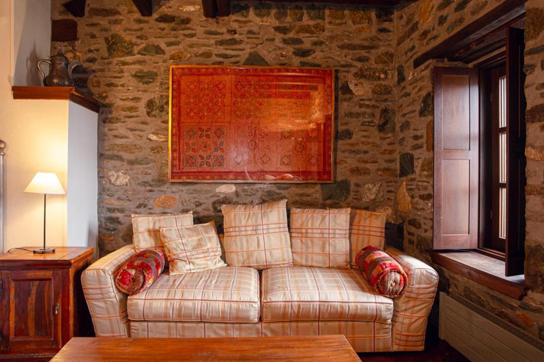 Palio Eleotrivio Guesthouse Agios Lavrentios エクステリア 写真